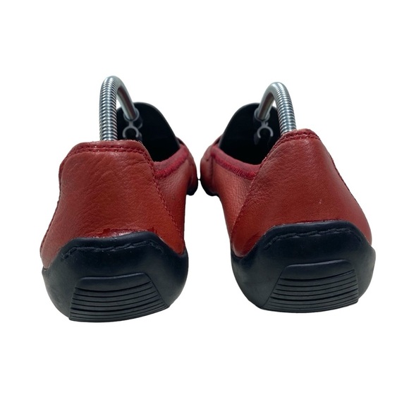 ARRAY Willow Flats 9.5W‎ Slip on Loafers Pleated Front Metal Accents Deep Red - Picture 6 of 12